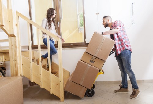Packing and transport with a moving van