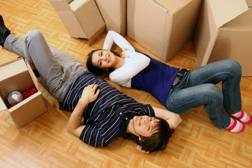 Man with van assisting a Friern Barnet residential move
